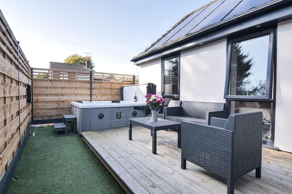 Hoxne Cottages - Sunflower Cottage With Private Hot Tub York Buitenkant foto